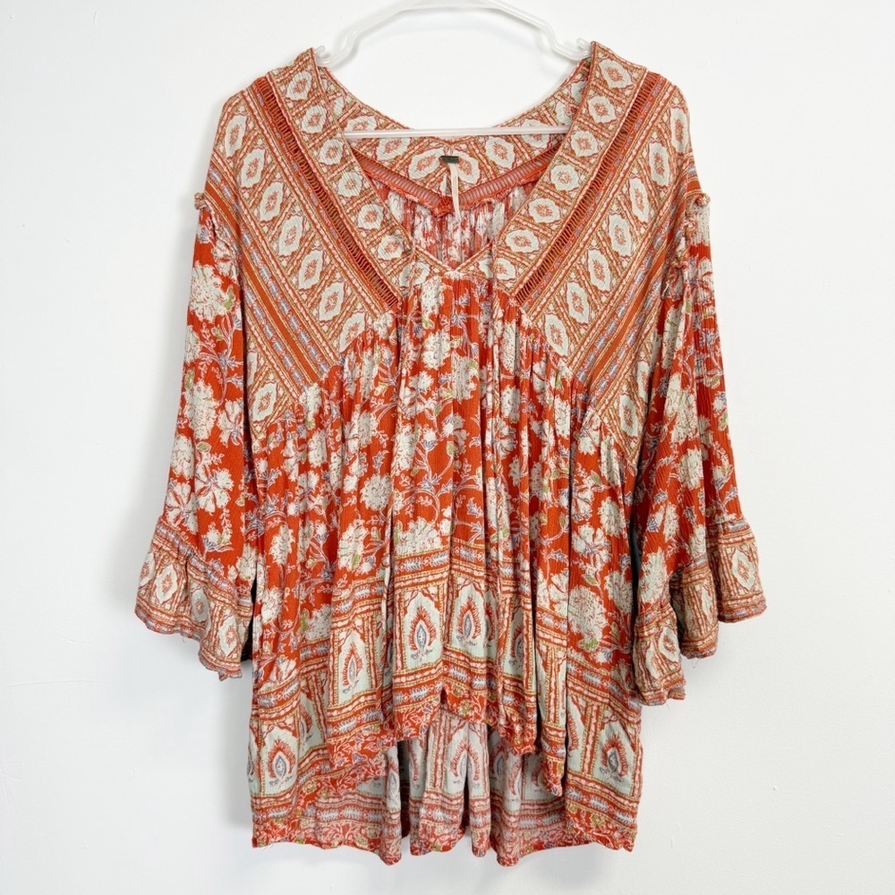 Free People Shirt Womens Size Small Orange Floral VNeck Blouse Ruffle Flutter